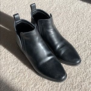 Dolce Vita 8 Black Leather Booties